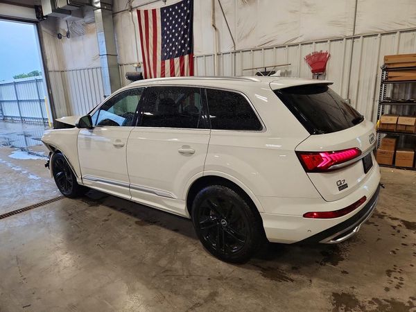 2022 AUDI Q7 quattro Premium Plus