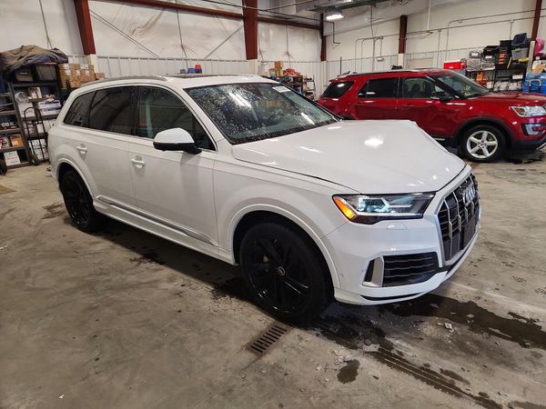 2022 AUDI Q7 quattro Premium Plus