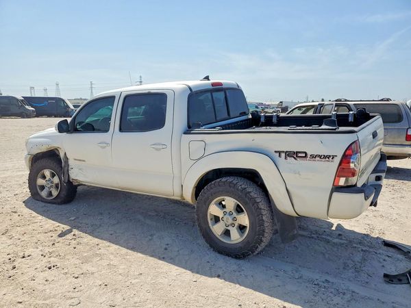 2015 TOYOTA TACOMA