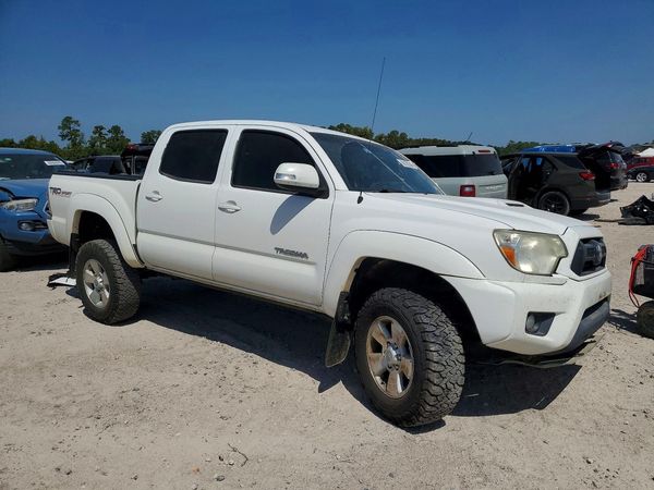 2015 TOYOTA TACOMA