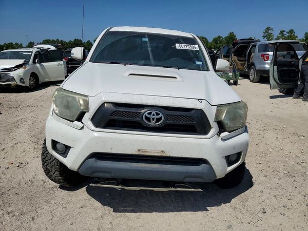 2015 TOYOTA TACOMA