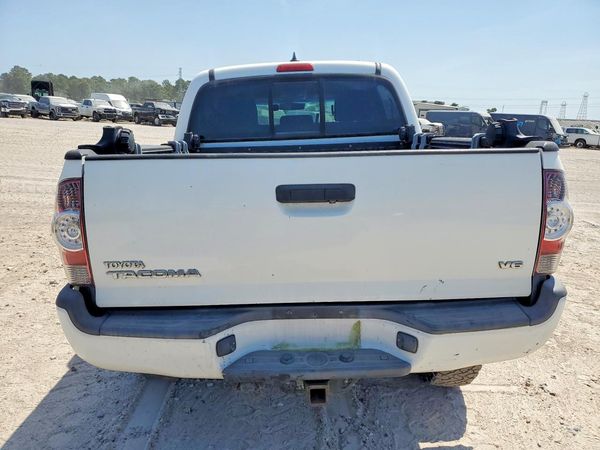 2015 TOYOTA TACOMA