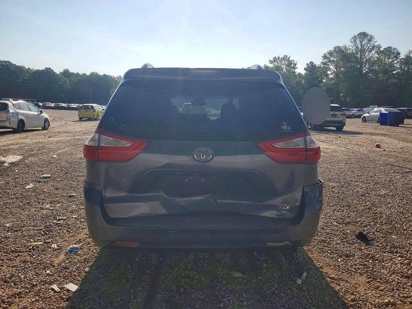 2015 TOYOTA SIENNA