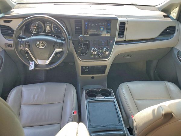 2015 TOYOTA SIENNA