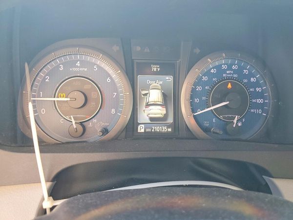 2015 TOYOTA SIENNA