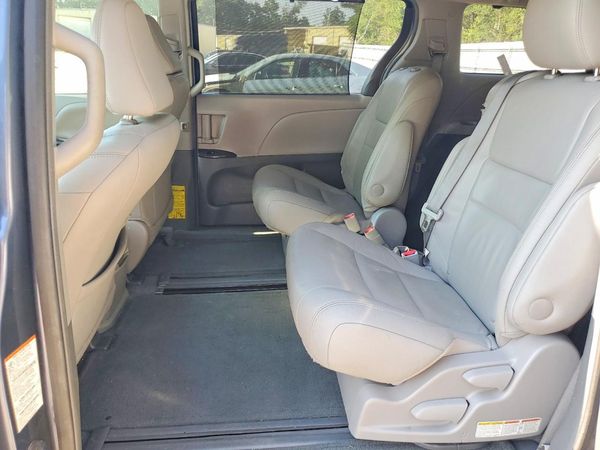 2015 TOYOTA SIENNA