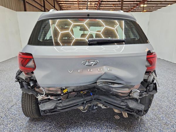2025 HYUNDAI VENUE SEL, Limited