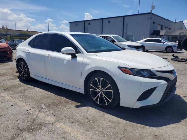 2018 TOYOTA CAMRY