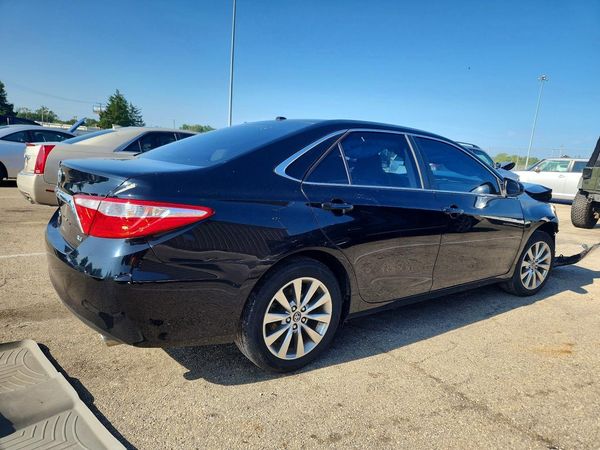 2015 TOYOTA CAMRY
