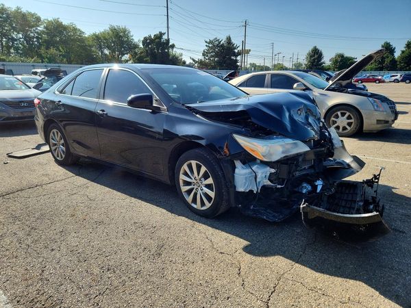 2015 TOYOTA CAMRY