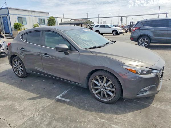 2018 MAZDA 3