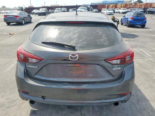 2018 MAZDA 3
