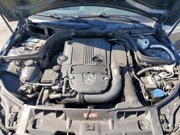 2013 MERCEDES-BENZ C250 — Engine bay