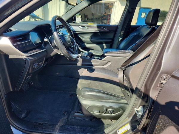 2021 JEEP GRAND CHEROKEE Laredo — DENT