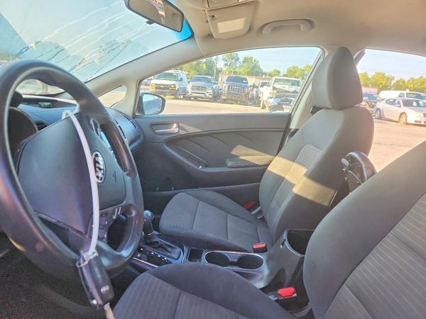 2017 KIA FORTE LX Popular, S