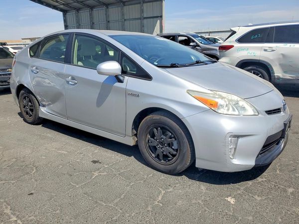 2013 TOYOTA PRIUS