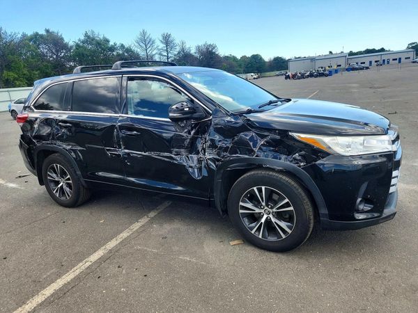 2018 TOYOTA HIGHLANDER