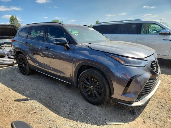 2021 TOYOTA HIGHLANDER XSE