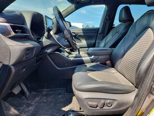 2021 TOYOTA HIGHLANDER XSE