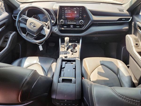 2021 TOYOTA HIGHLANDER XSE