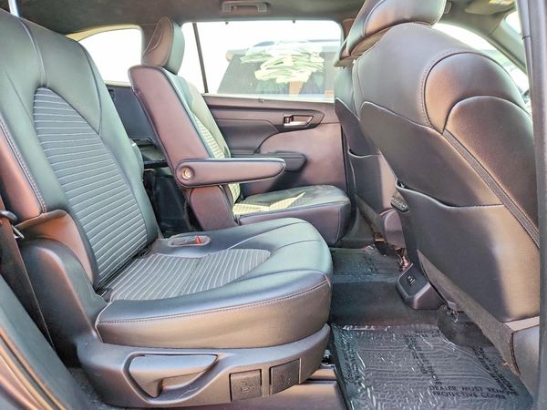 2021 TOYOTA HIGHLANDER XSE