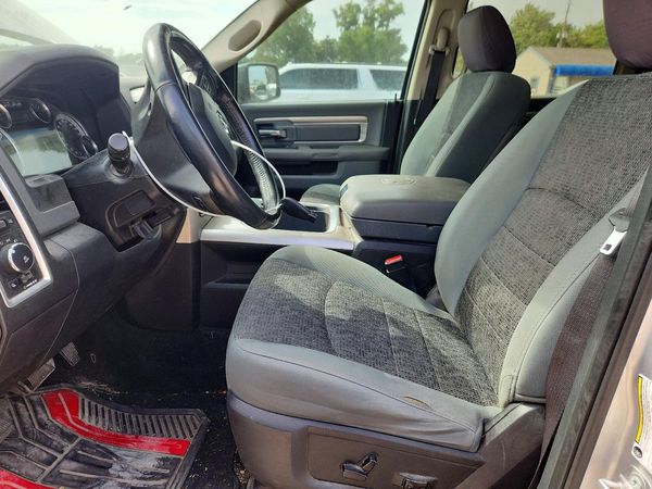 2016 RAM 1500 SLT