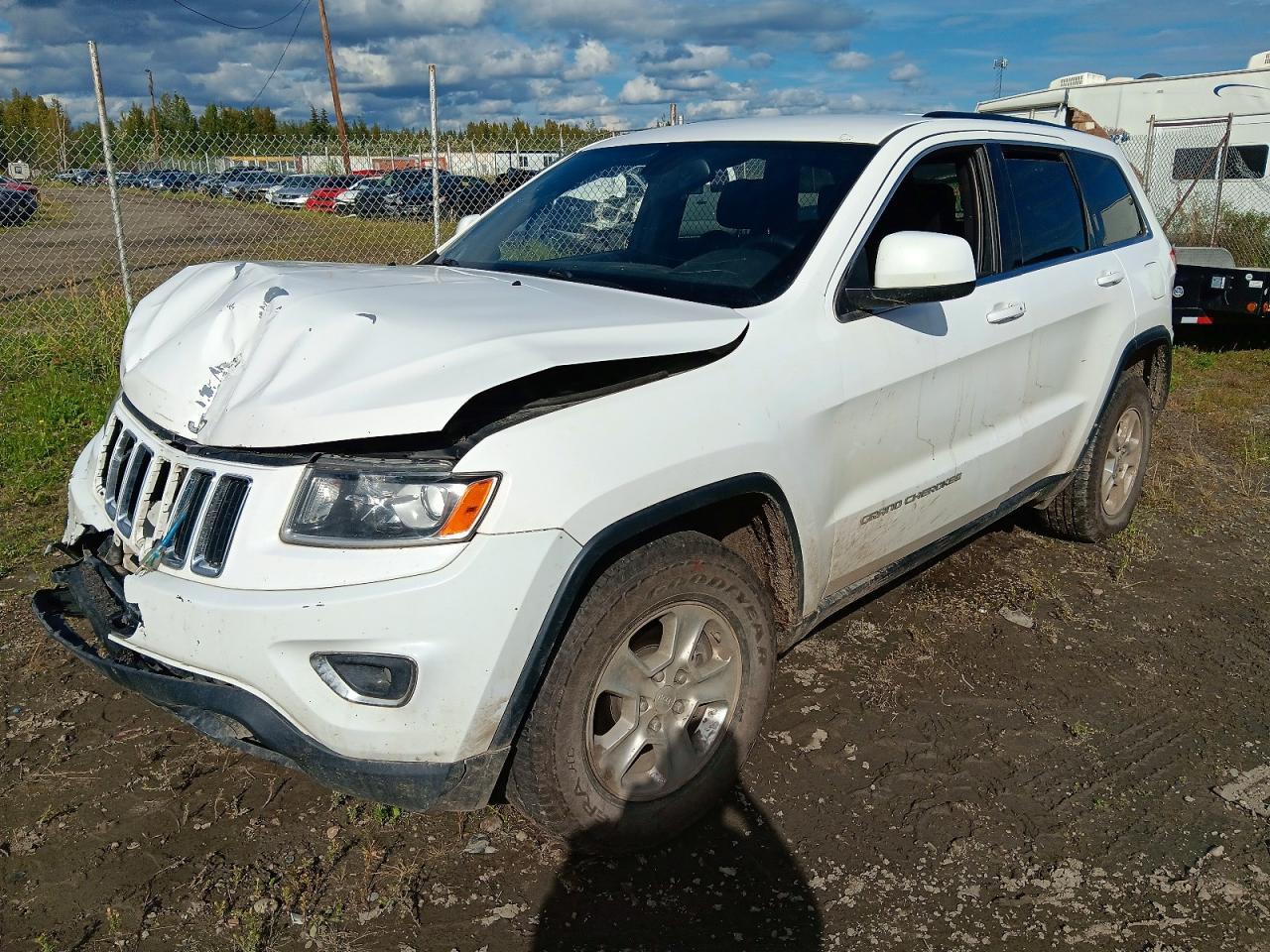 2015 JEEP CHEROKEE Laredo — Front 3/4