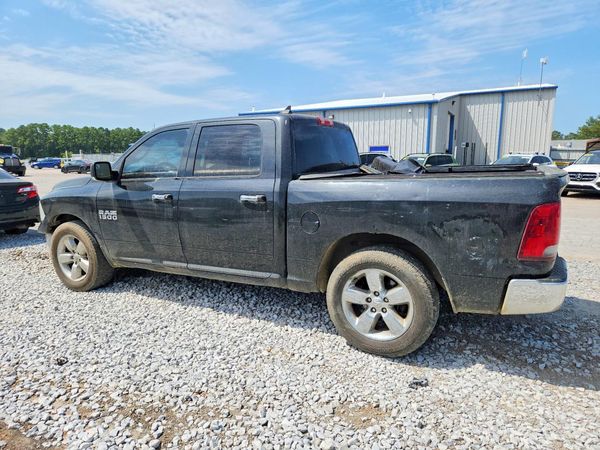 2017 RAM 1500 SLT CREW CAB 4X2