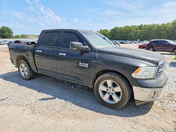 2017 RAM 1500 SLT CREW CAB 4X2