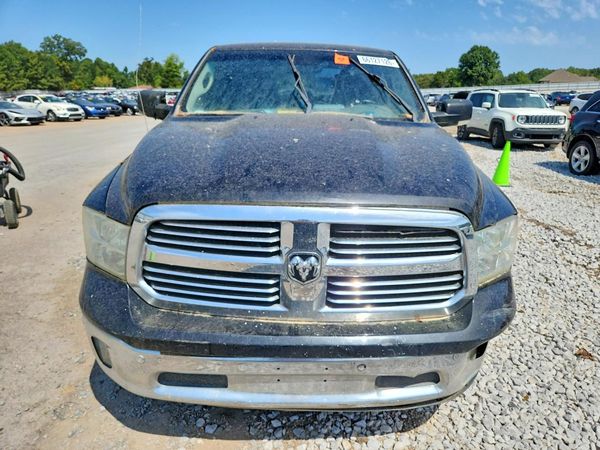 2017 RAM 1500 SLT CREW CAB 4X2