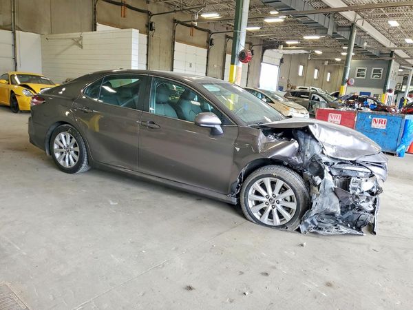 2020 TOYOTA CAMRY LE — Passenger 3/4