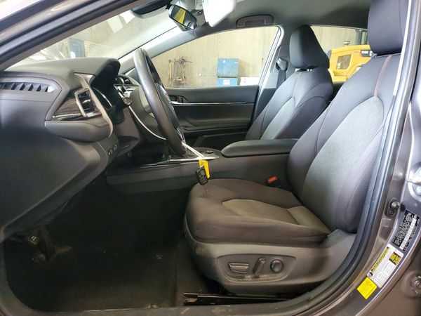 2020 TOYOTA CAMRY LE — DENT