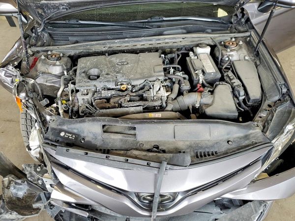 2020 TOYOTA CAMRY LE — Engine bay