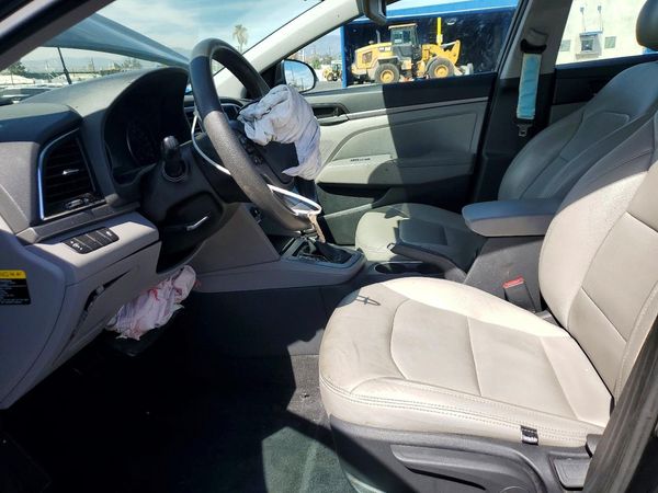 2017 HYUNDAI ELANTRA