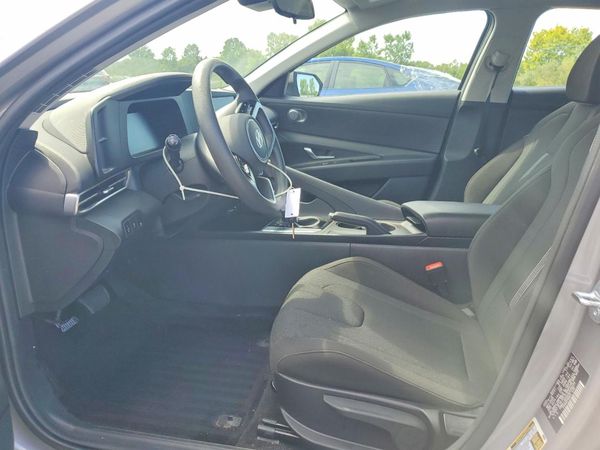 2025 HYUNDAI ELANTRA SE — DENT
