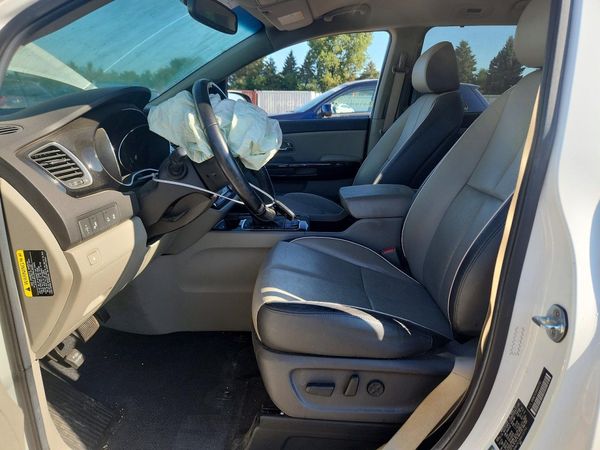 2016 KIA SEDONA EX - Middle level