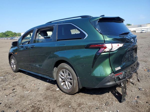 2024 TOYOTA SIENNA LE — DSRA