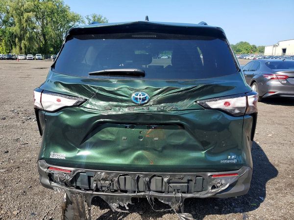 2024 TOYOTA SIENNA LE — DIRR