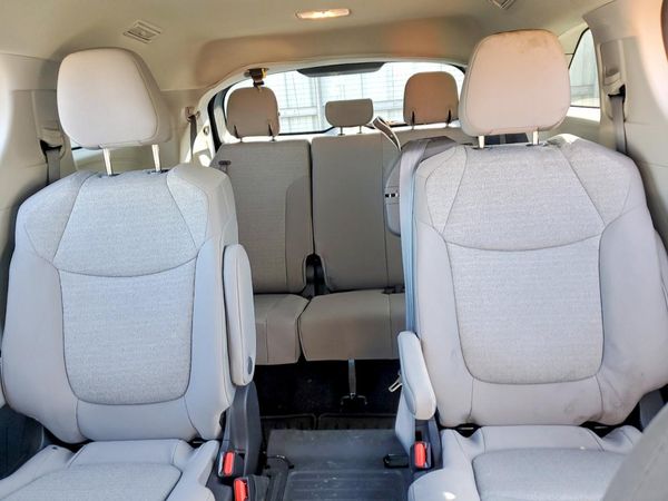 2024 TOYOTA SIENNA LE — SUVN