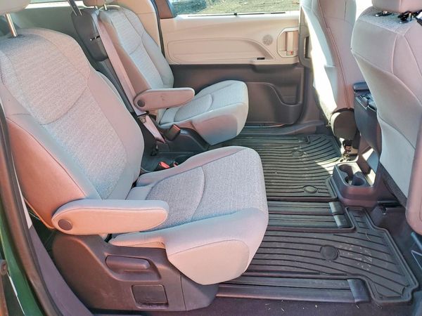 2024 TOYOTA SIENNA LE — PSRS