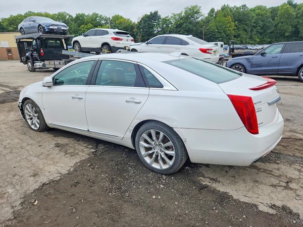 2017 CADILLAC XTS Luxury
