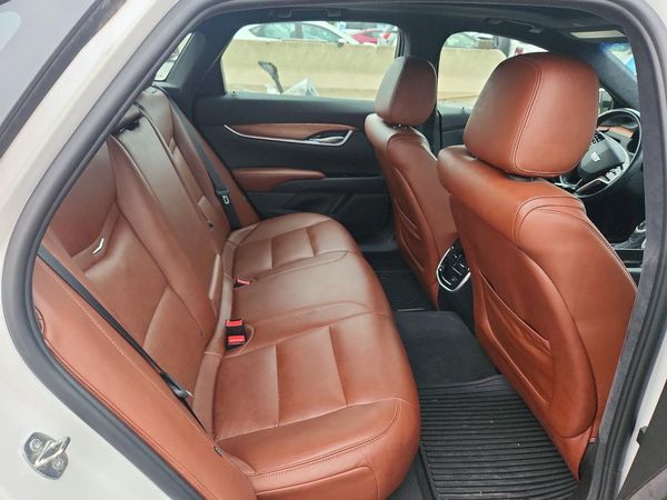 2017 CADILLAC XTS Luxury