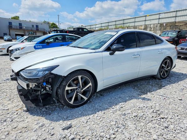 2022 HYUNDAI SONATA SEL Plus — Front 3/4