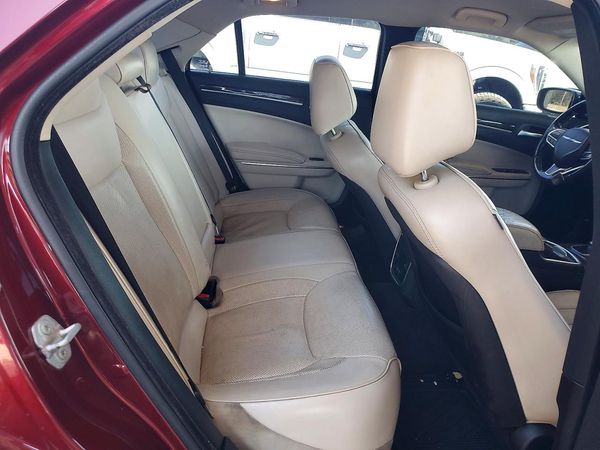2018 CHRYSLER 300