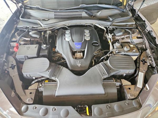 2017 MASERATI GHIBLI Luxury