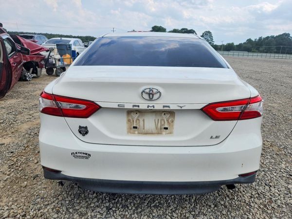 2018 TOYOTA CAMRY