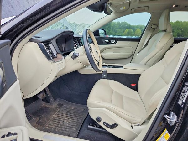2021 VOLVO XC60