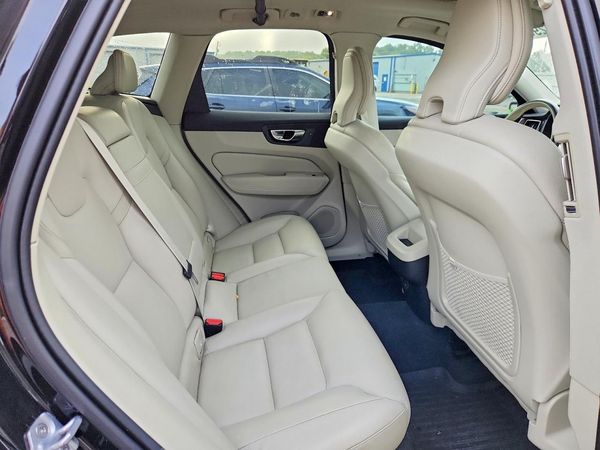 2021 VOLVO XC60