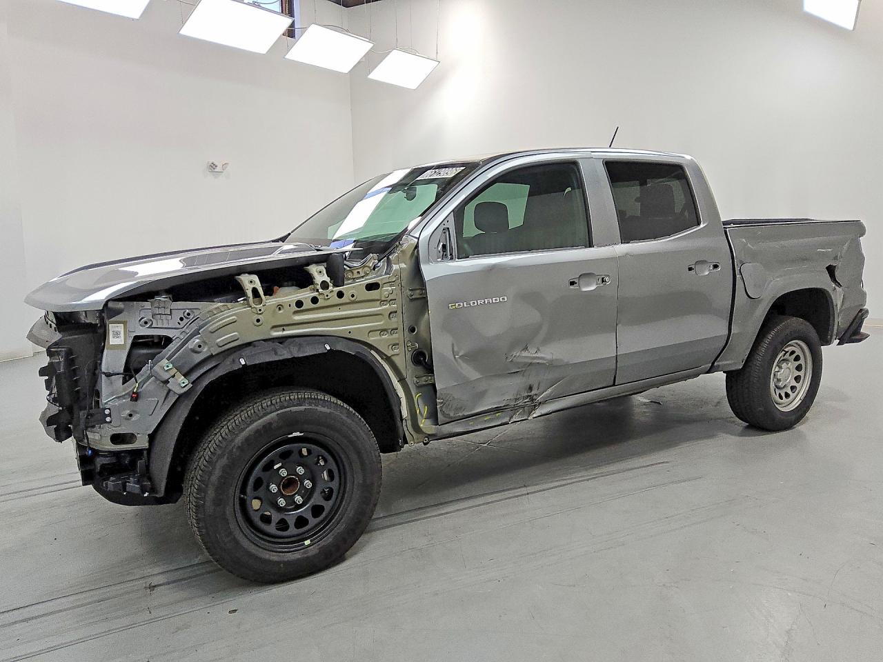 2026 CHEVROLET COLORADO Work Truck — Front 3/4