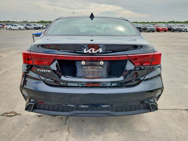 2022 KIA FORTE FE, LXS